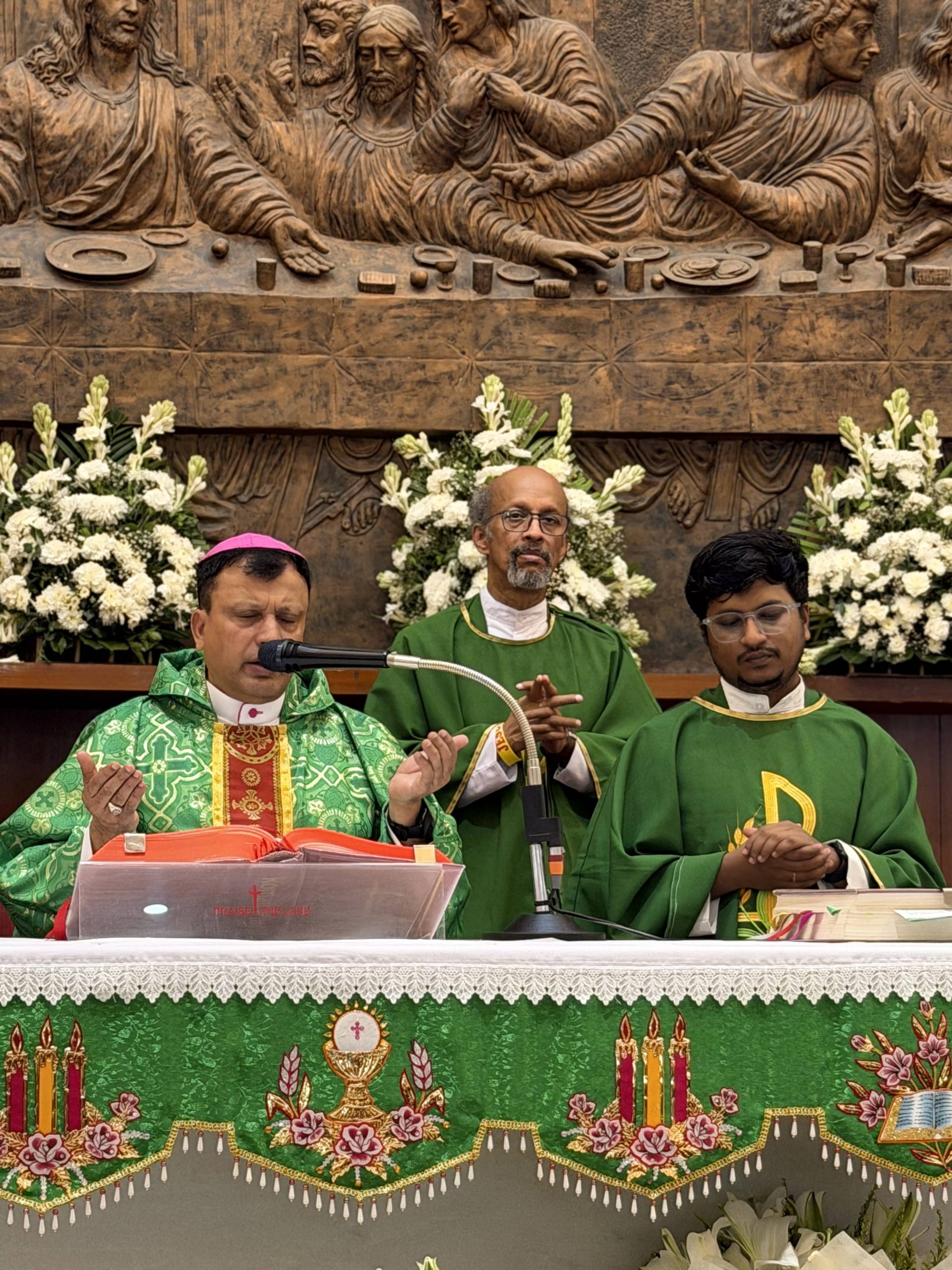 Pastoral visit by Bishop Deepak Valerian Tauro photo 7