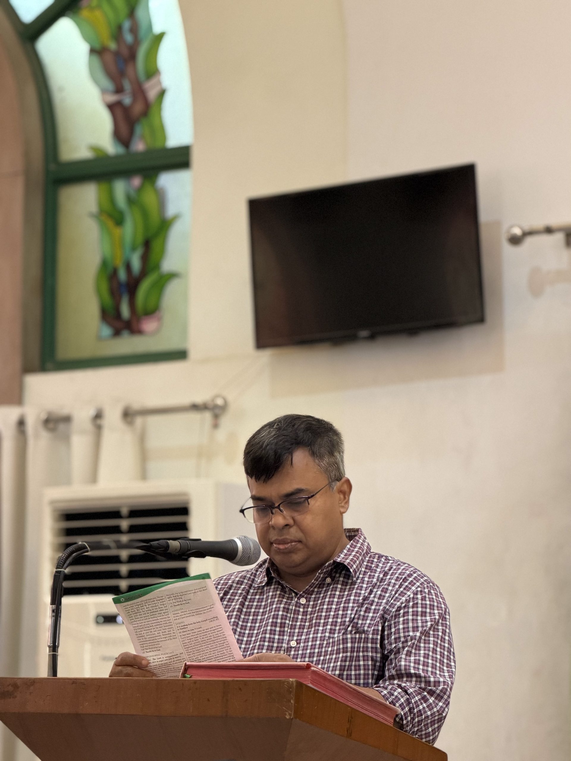 Pastoral visit by Bishop Deepak Valerian Tauro photo 4